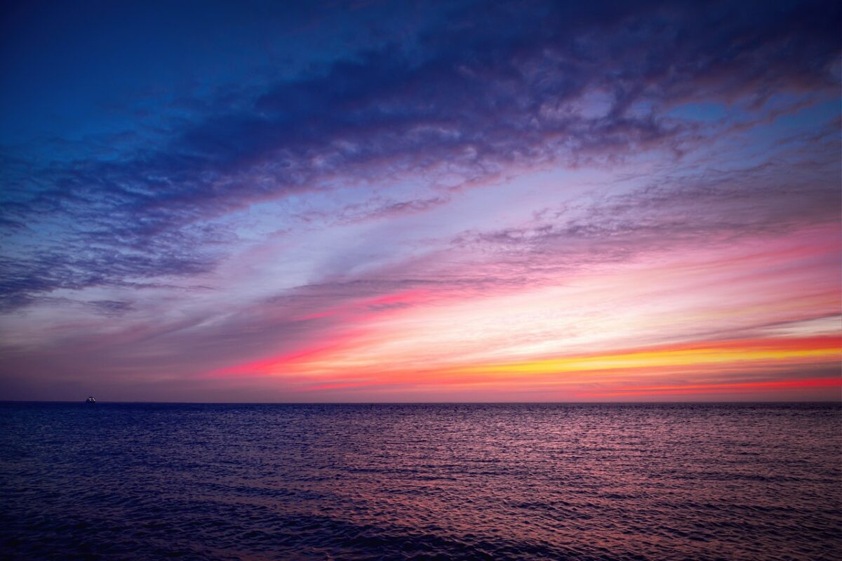 Peaceful sunset over the sea